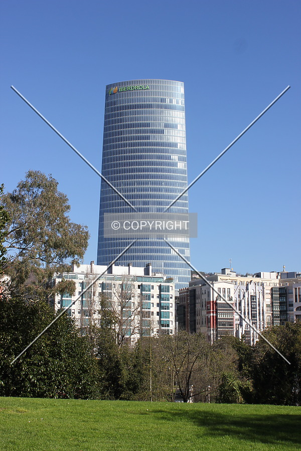 Torre Iberdrola by Florian Barbier