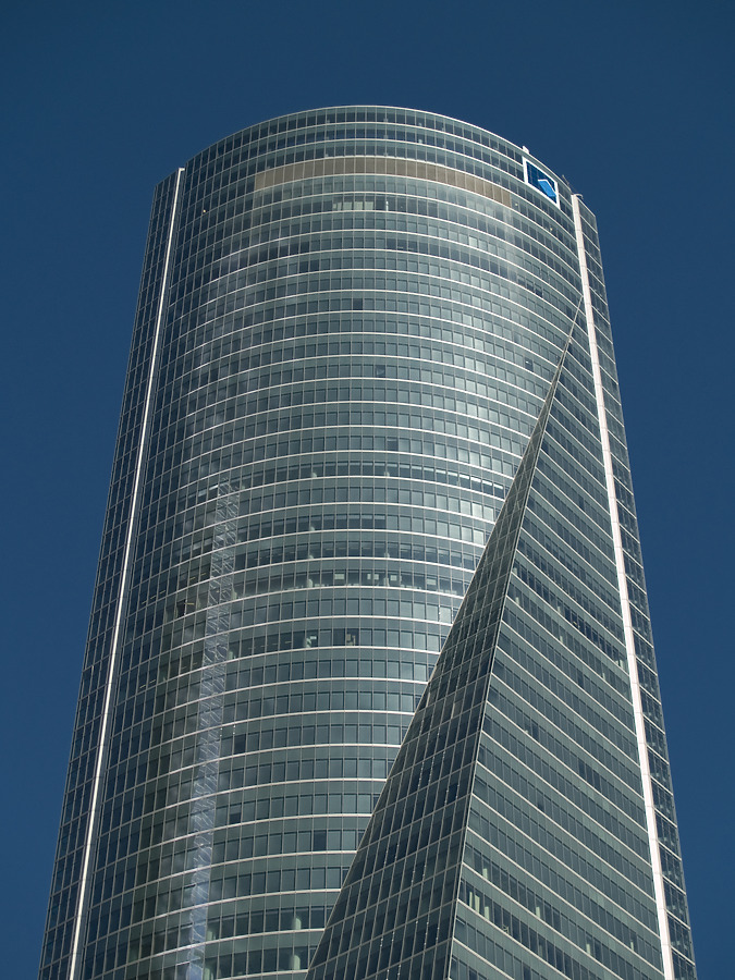 Torre Espacio by Cesar Serrano