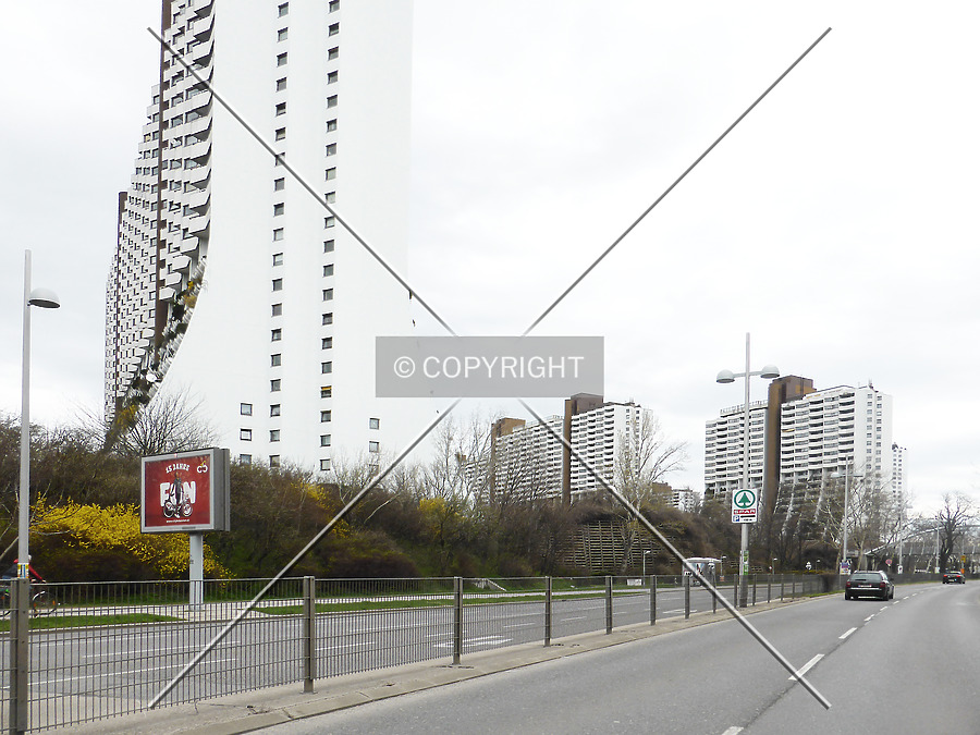 Wohnpark Alterlaa - Block B1-B2 by Nephilim