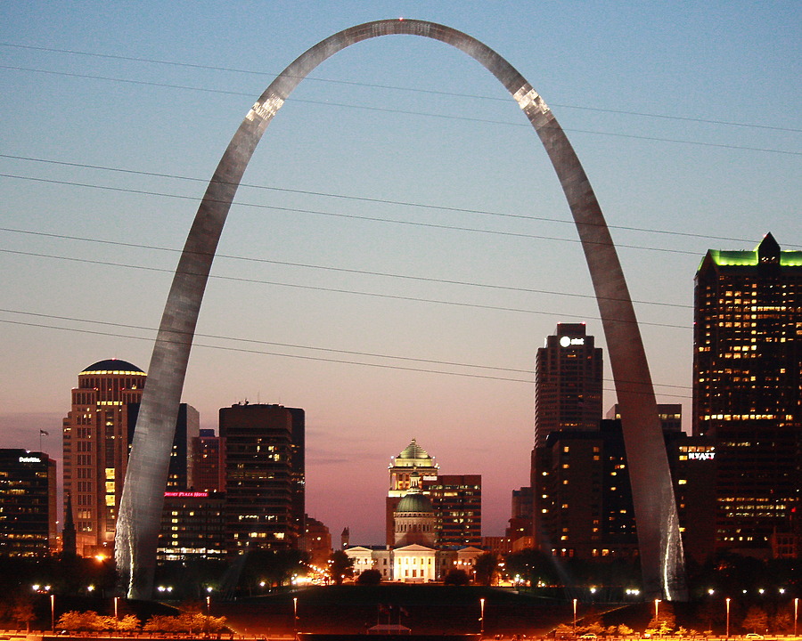 Gateway Arch by Ryan Hildebrand