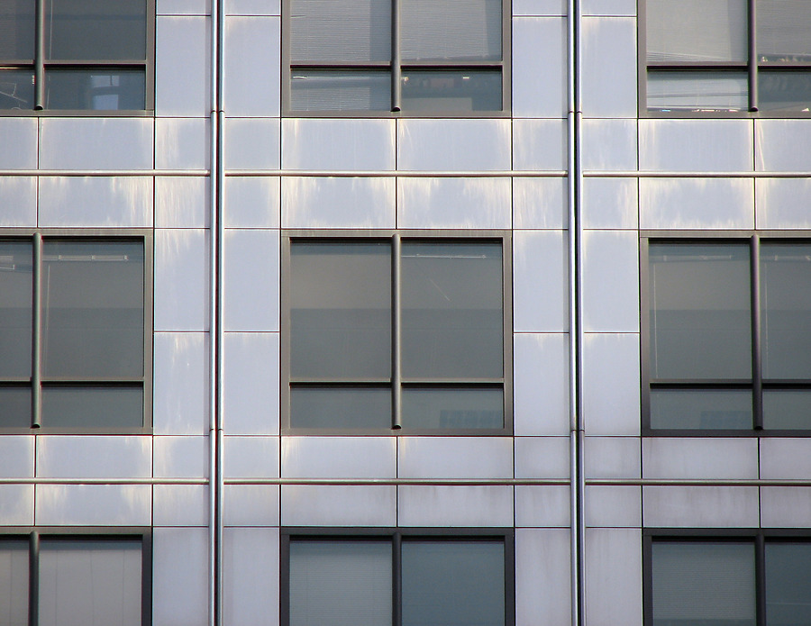 One Canada Square by Wilson Ling