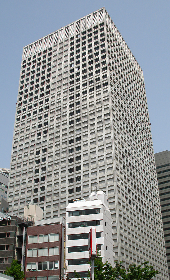 KDDI Building by Kevin Hemphill
