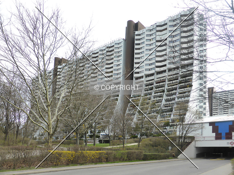 Wohnpark Alterlaa - Block C5-C8 by Nephilim