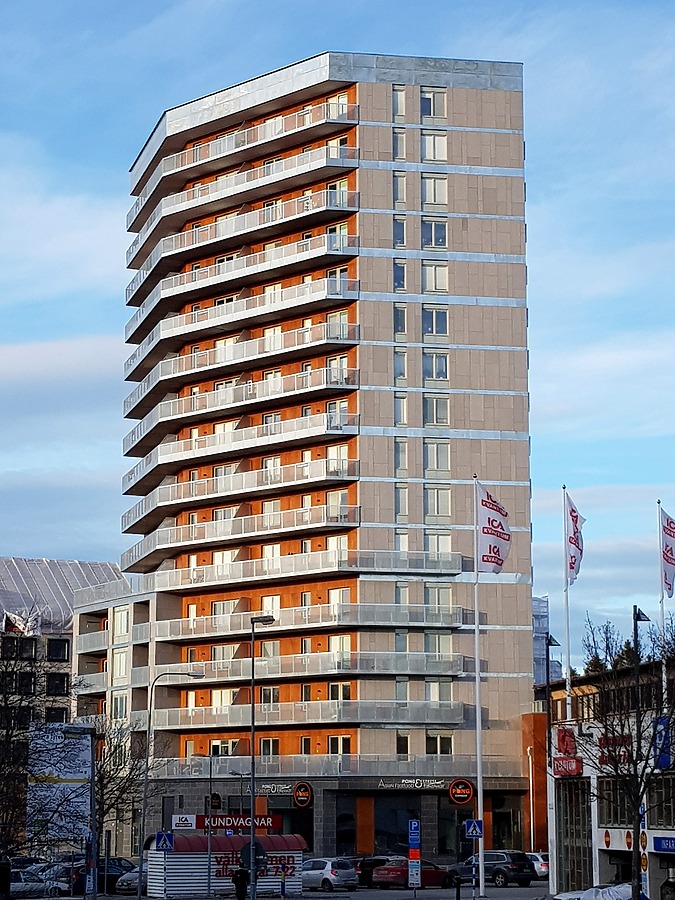 Regnbågsgatan 7 by Robin Spetz