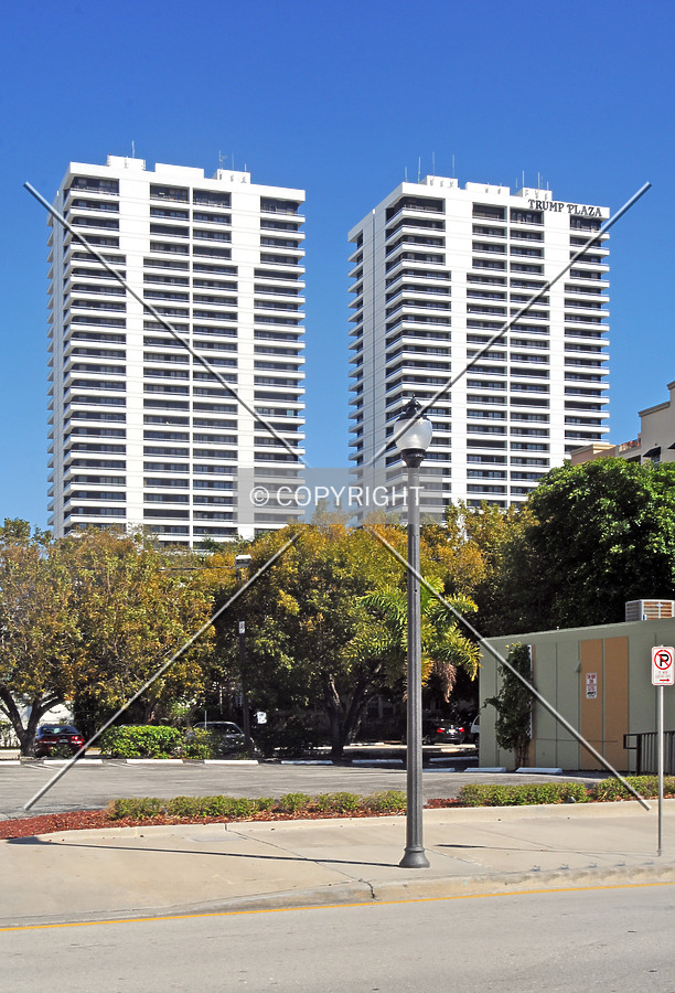 Trump Plaza I by Jorge Molina