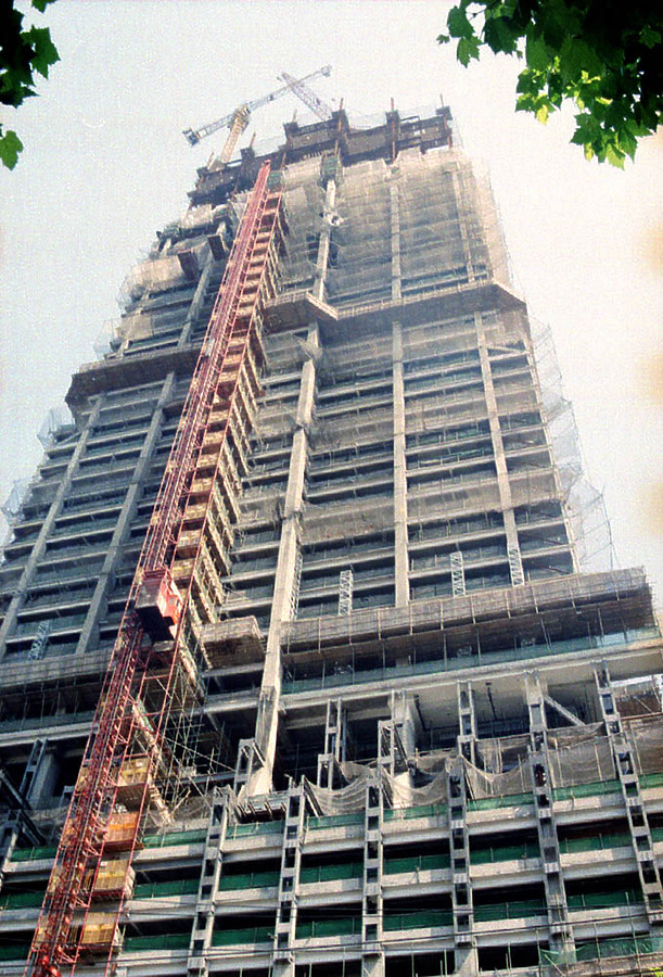 Hong Kong New World Tower by Huopa