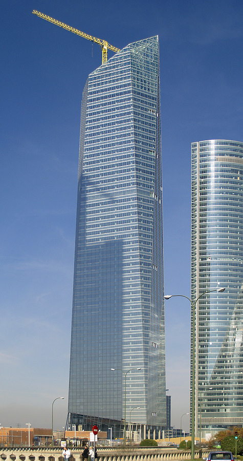 Torre de Cristal by Cesar Serrano