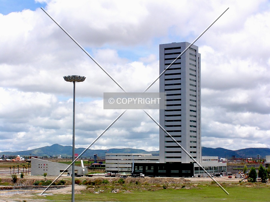 Torre JV II by Luis Ibáñez