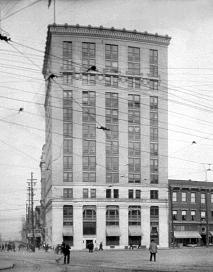 Renasant Bank Building by Library of Congress, Prints and Photographs Division, Haines Photo Co.
