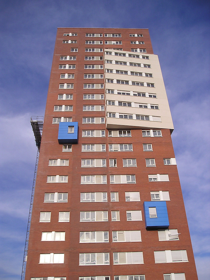 Torre VIII by Mikel Allende