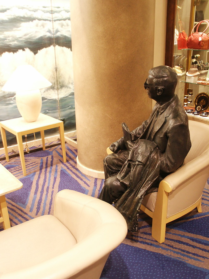 Hotel Pullman Paris Montparnasse by Daniel Kieckhefer