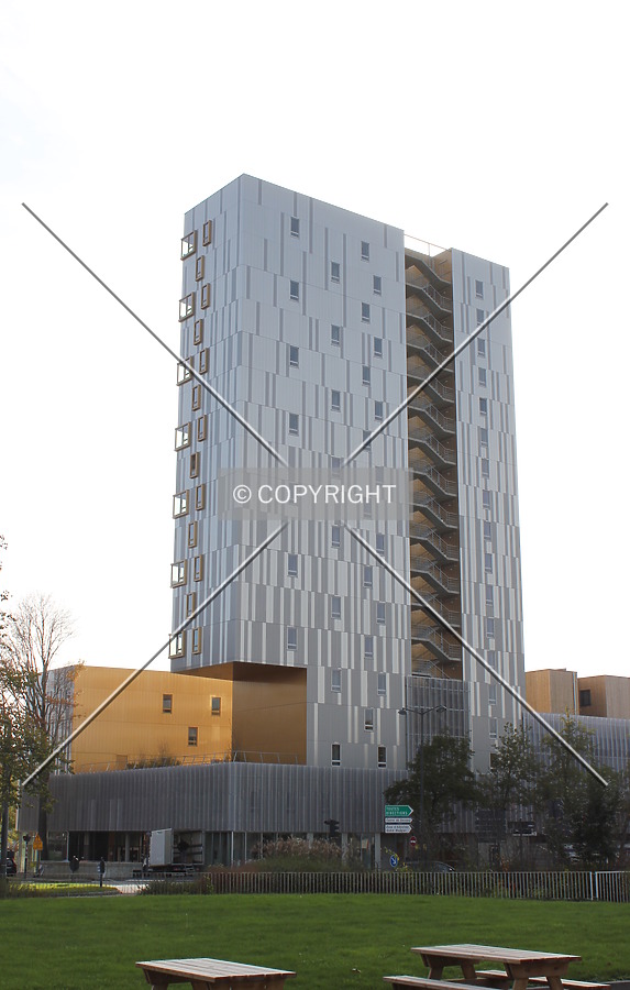 Tour Michel Denis by Florian Barbier