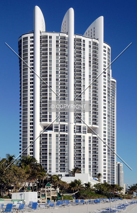 Trump Palace by Jorge Molina