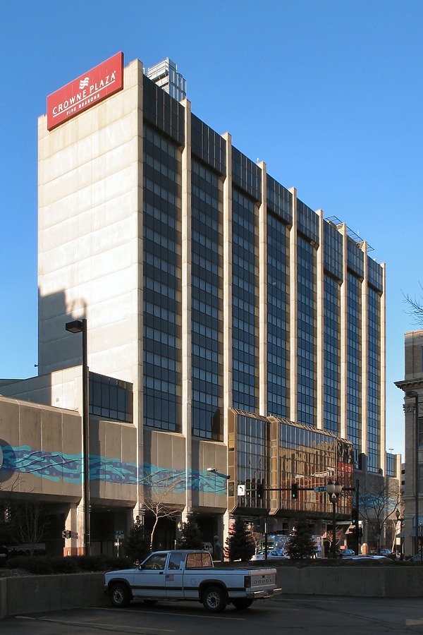 DoubleTree by Hilton Hotel Cedar Rapids Convention Complex by James Peacock