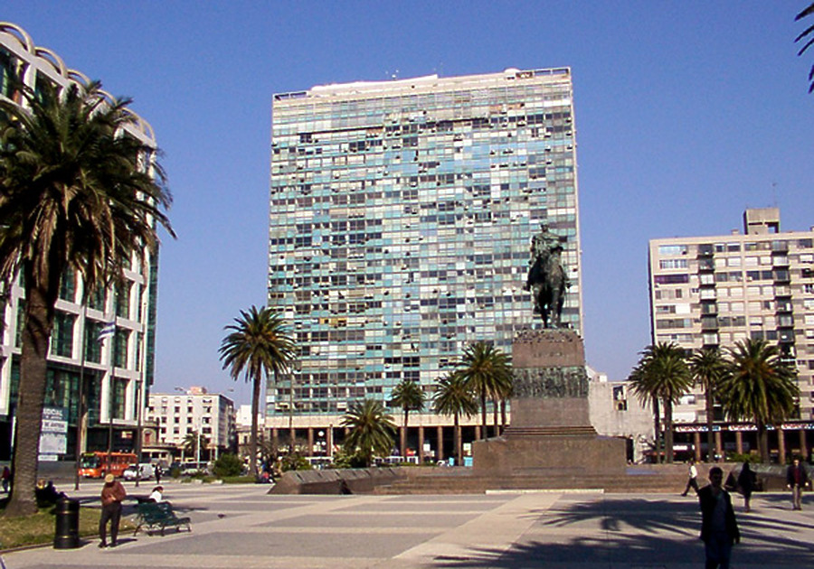Edificio de la Ciudadela by Daniel Kieckhefer