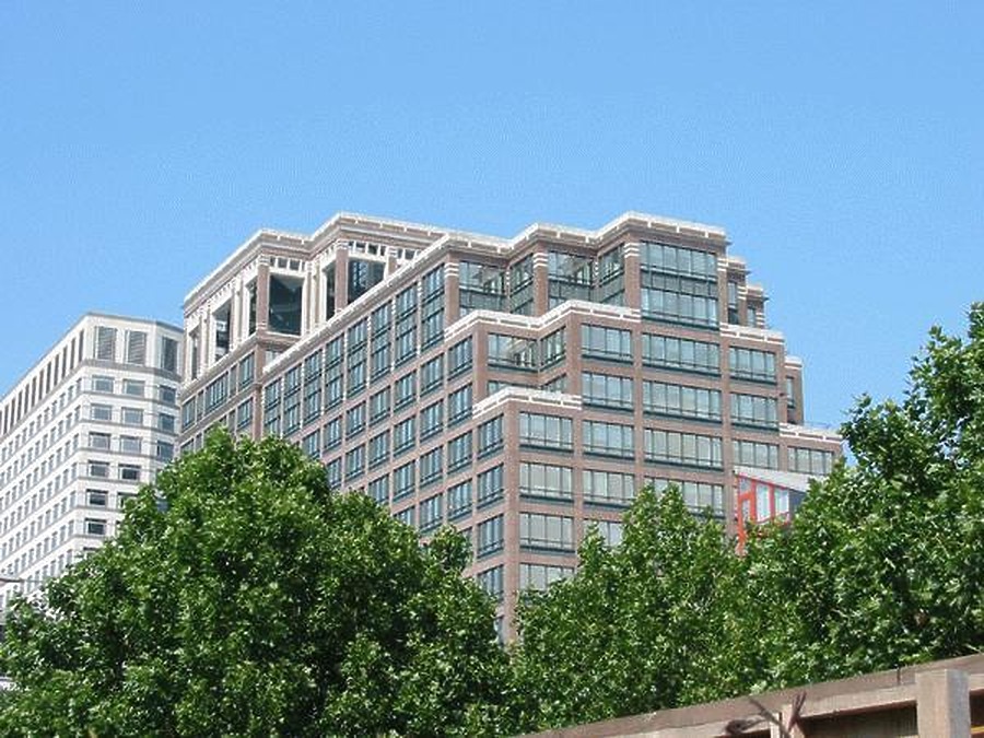 25 Cabot Square by Jonathan Smith