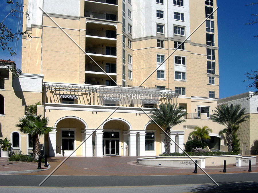 Parkshore Plaza by Jorge Molina