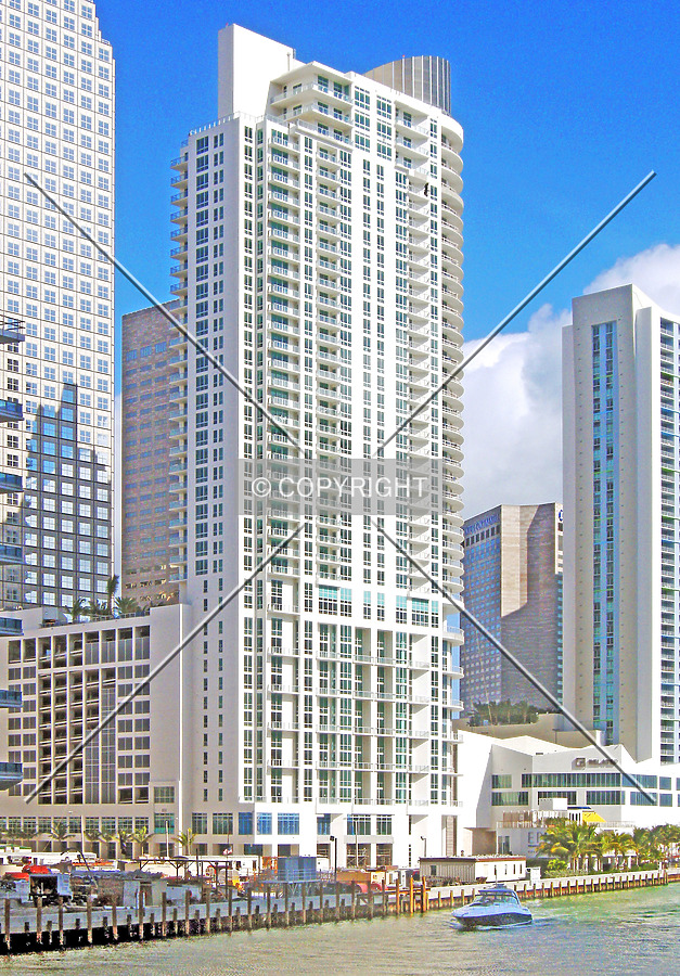 Met 1 by Jorge Molina