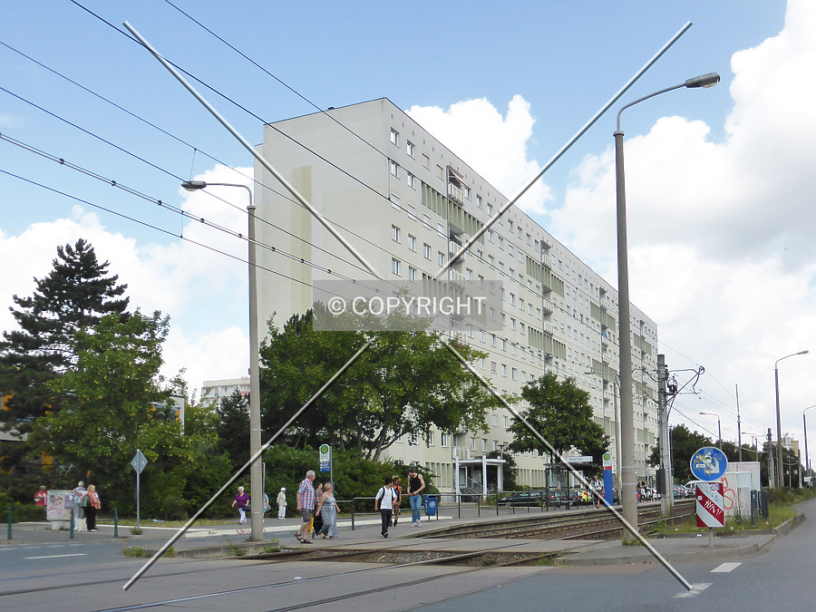 Zwickauer Straße 126-132 by Nephilim