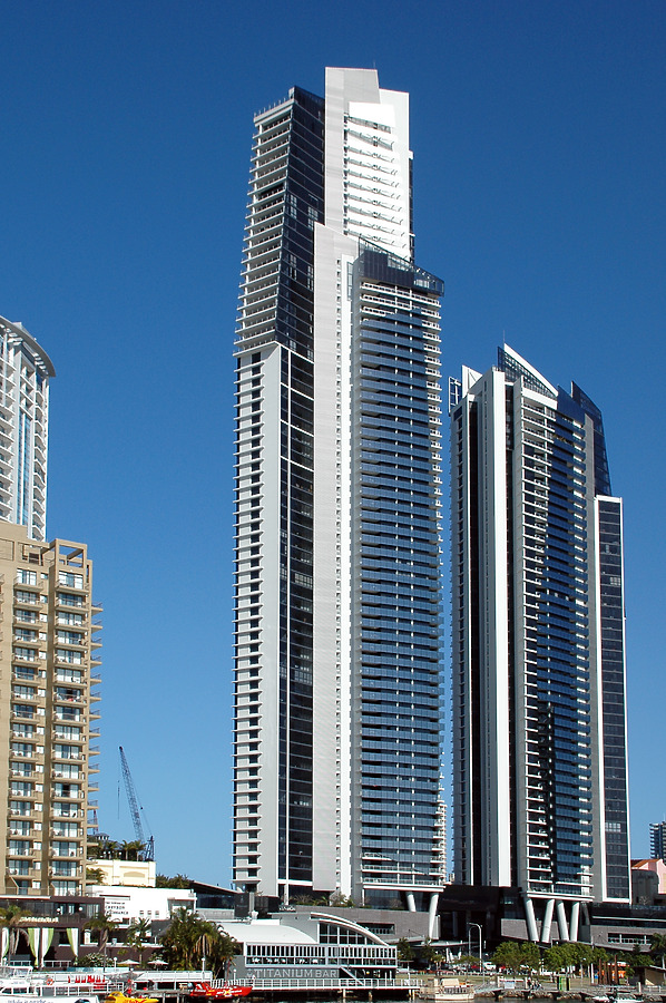 Circle on Cavill North Tower by John Bek