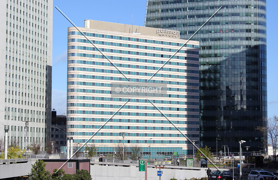 Hôtel Pullman Paris La Défense by Florian Barbier