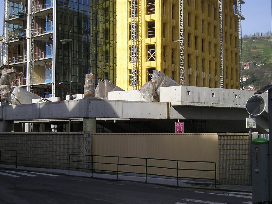 Isozaki Atea I by Mikel Allende
