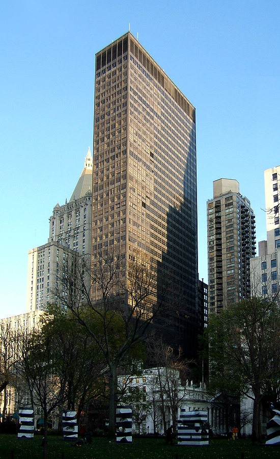 Merchandise Mart Building by John Cahill
