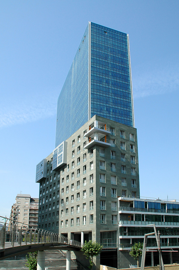Isozaki Atea I by John Bek