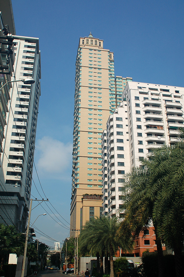 Centrepointe Ratchadamri by John Bek