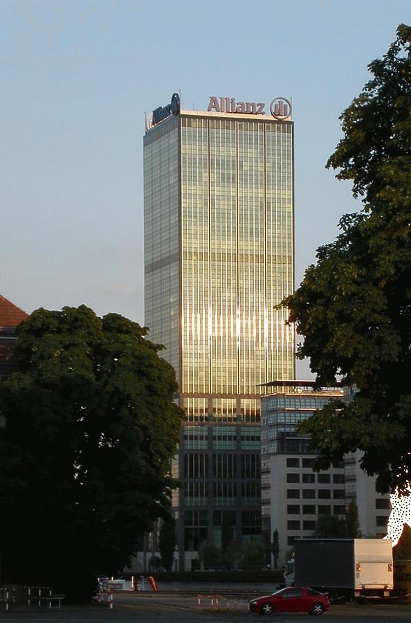Hochhaus Treptower by Cesar Serrano