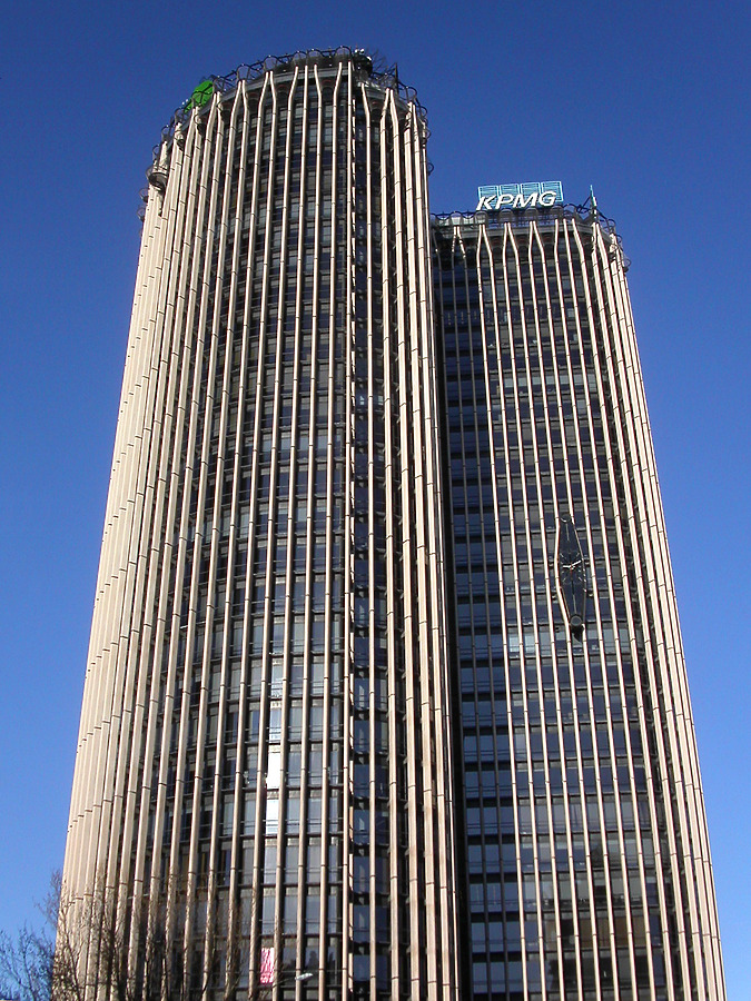 Torre Europa by Cesar Serrano