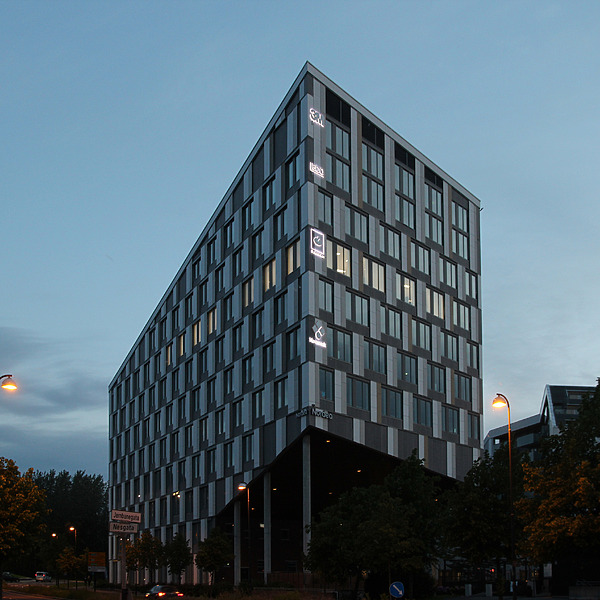 Portalen kontorbygg by Kjetil Balog