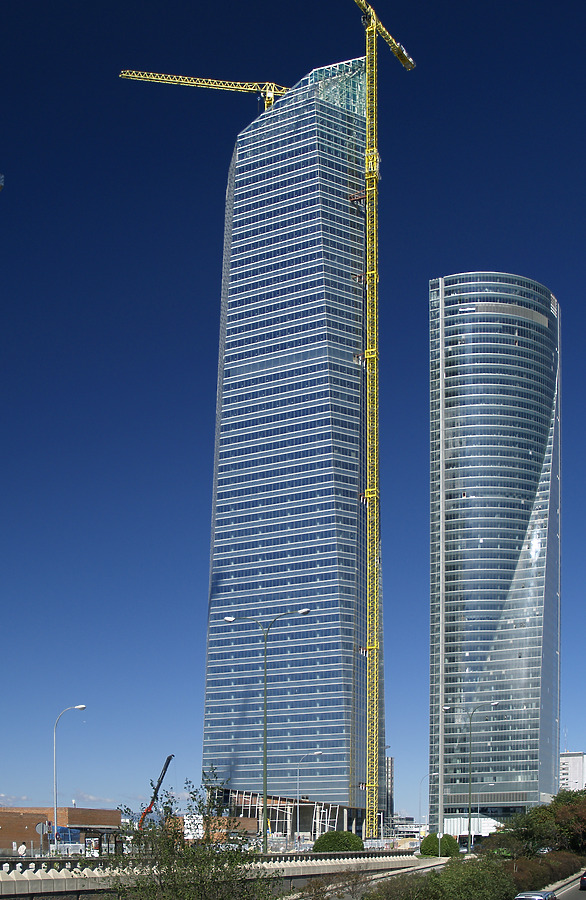 Torre de Cristal by Cesar Serrano