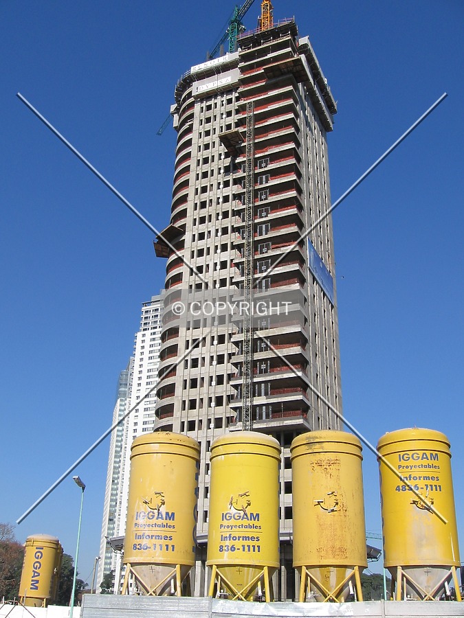 Torre Renoir 1 by Maximiliano Buono
