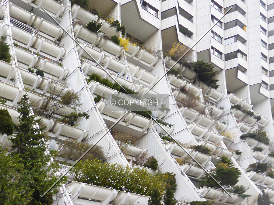 Wohnpark Alterlaa - Block B3-B8 by Nephilim
