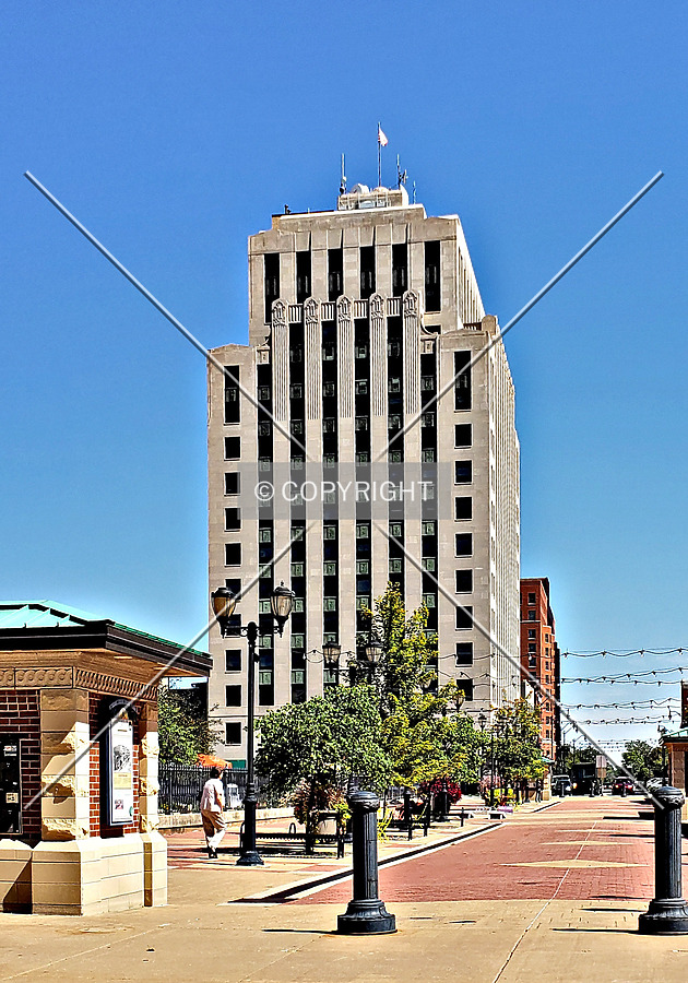 Illinois Building by Ryan Hildebrand