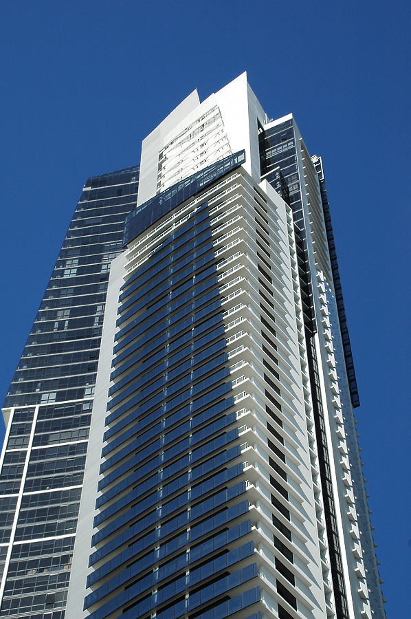 Circle on Cavill North Tower by John Bek