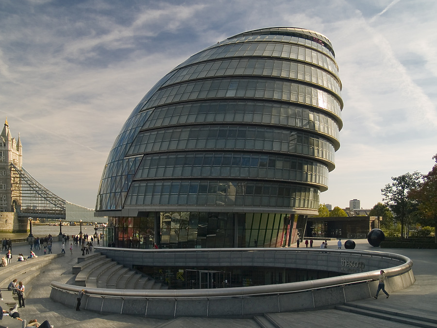 London City Hall by Cesar Serrano