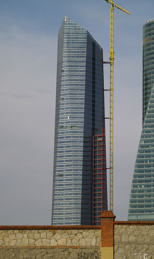 Torre de Cristal by Cesar Serrano