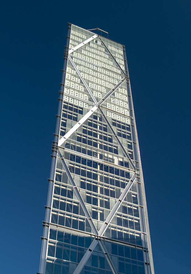 The Broadgate Tower by Cesar Serrano