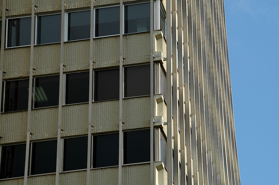 Edificio Colón by John Bek