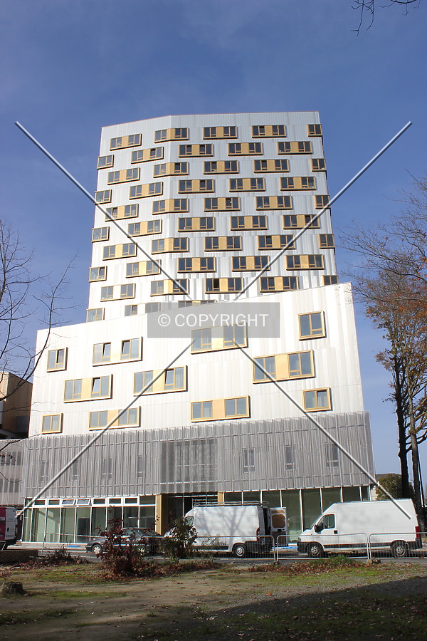 Tour Michel Denis by Florian Barbier