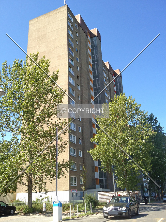 Gruberstraße 2-18 by Nephilim