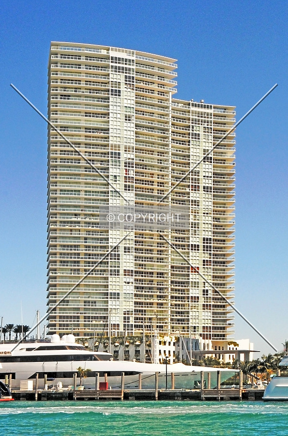 ICON at South Beach by Jorge Molina
