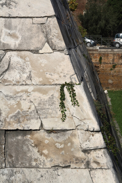 Piramide Caio Cestio