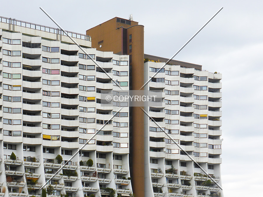 Wohnpark Alterlaa - Block B3-B8 by Nephilim
