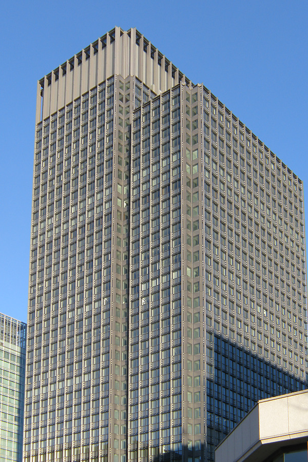 Shin-Marunouchi Building by Kevin Hemphill