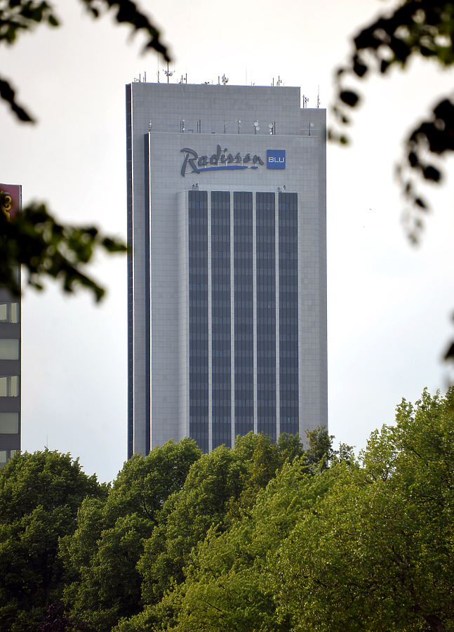 Radisson SAS Hotel Hamburg by John W. Cahill