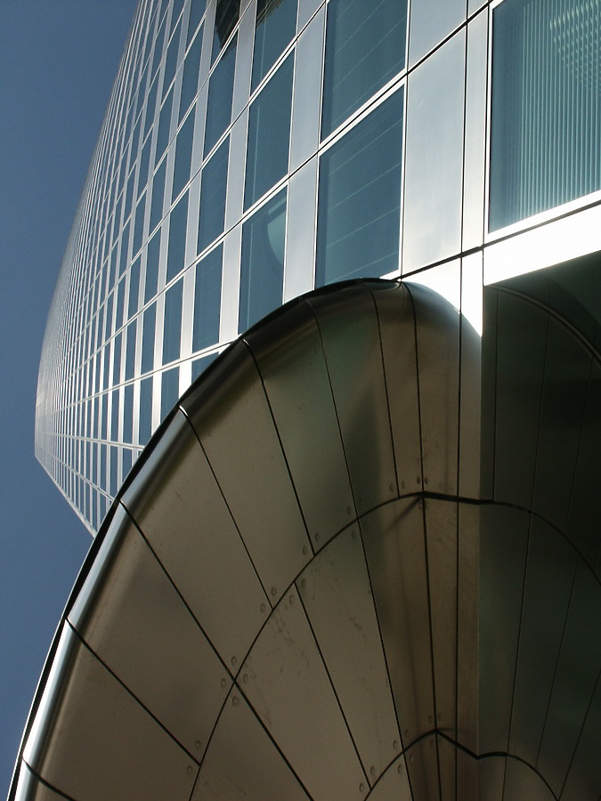 Tour EDF by Daniel Kieckhefer