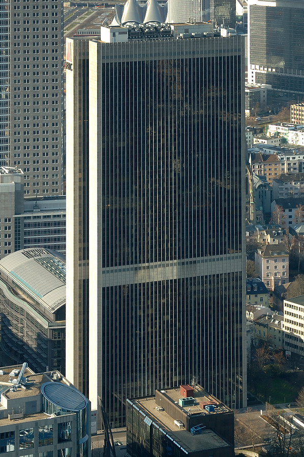 Frankfurter Büro Center by David Guija
